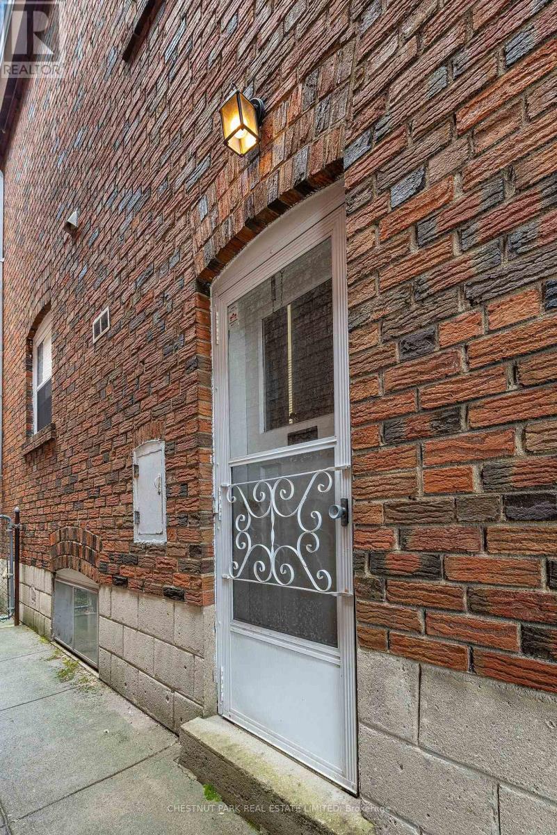 4 Roxville Avenue, Toronto, Ontario  M4G 3P8 - Photo 41 - C13527796