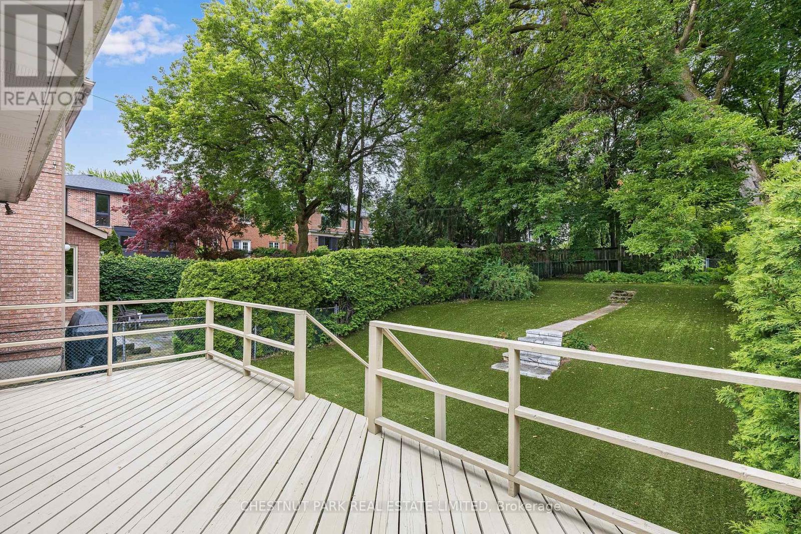 4 Roxville Avenue, Toronto, Ontario  M4G 3P8 - Photo 47 - C13527796