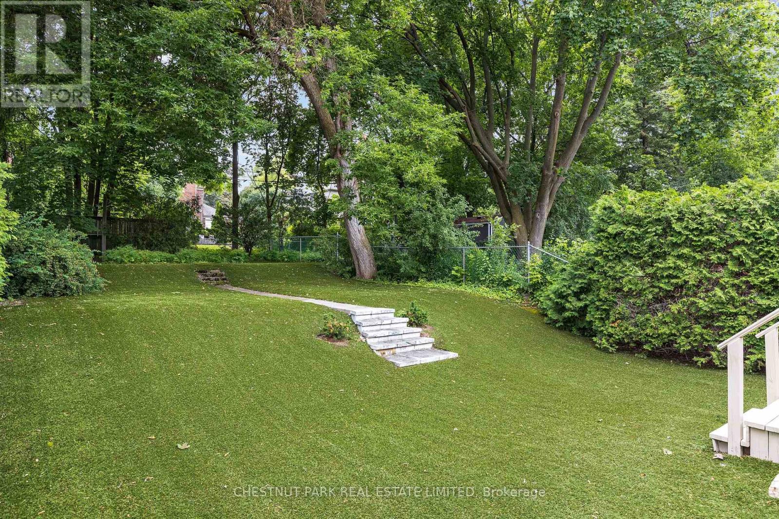 4 Roxville Avenue, Toronto, Ontario  M4G 3P8 - Photo 48 - C13527796