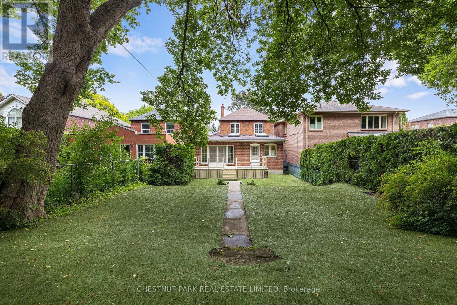 4 Roxville Avenue, Toronto, Ontario  M4G 3P8 - Photo 49 - C13527796