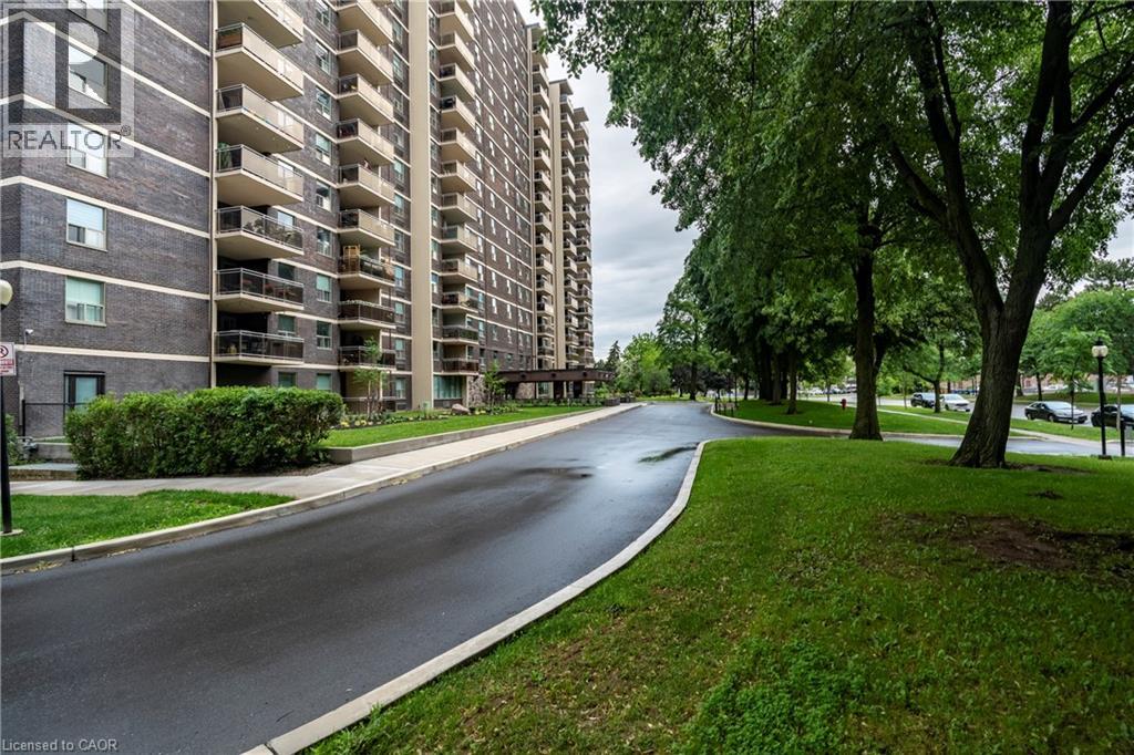 966 Inverhouse Drive Unit# 802, Mississauga, Ontario  L5J 4B6 - Photo 3 - 40839616