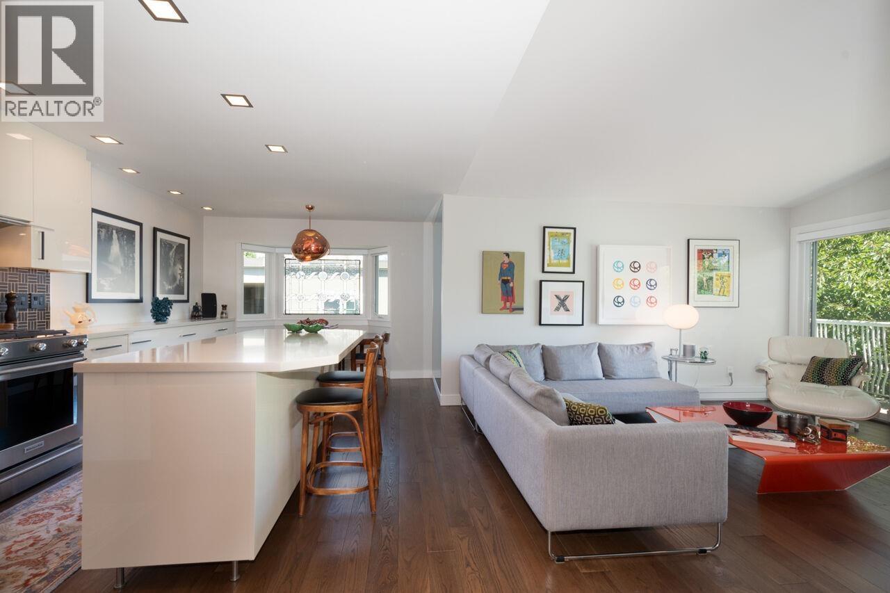 301 1696 W 10TH AVENUE, Vancouver