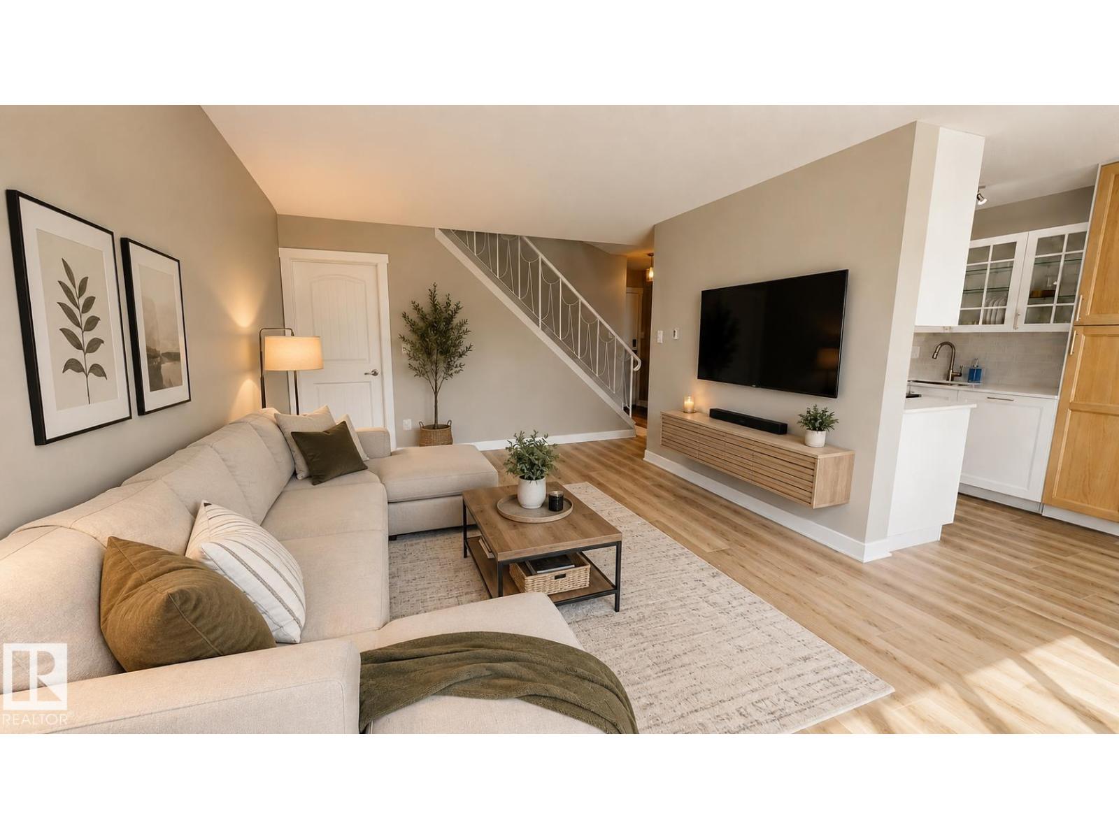 #205 11429 124 ST NW, Edmonton