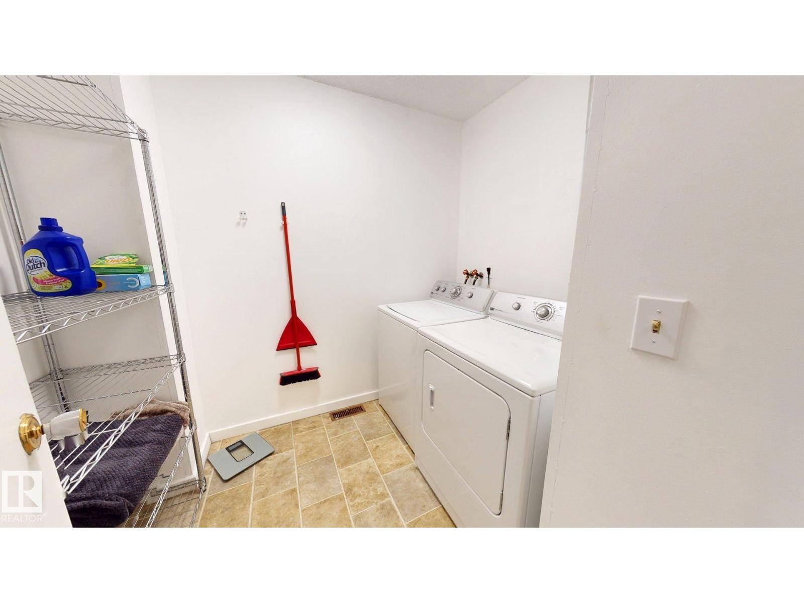 12727b 121 St NW NW, Edmonton, Alberta  T5L 0A8 - Photo 6 - E4497318