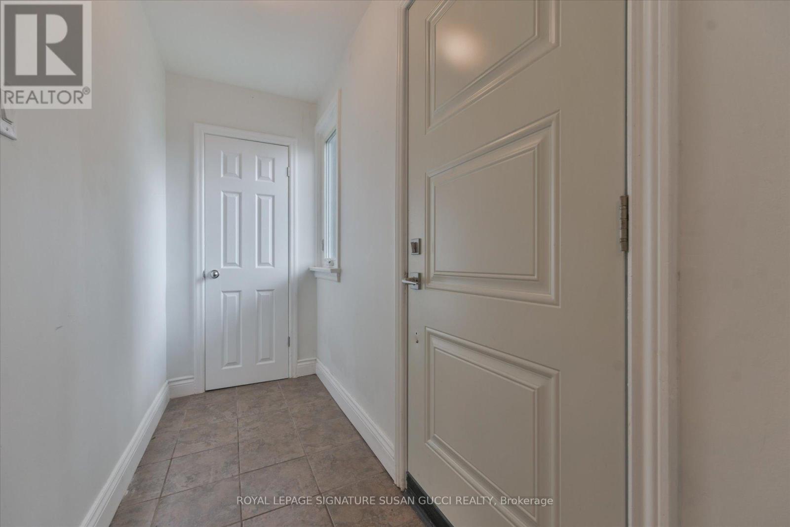 27 Bexhill Avenue, Toronto, Ontario  M1L 3B5 - Photo 4 - E13527804