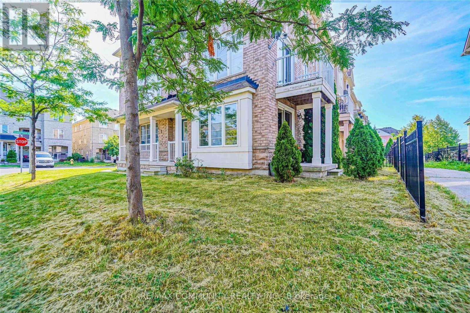 1 Burnsborough Street, Ajax, Ontario  L1S 0A7 - Photo 5 - E13527840