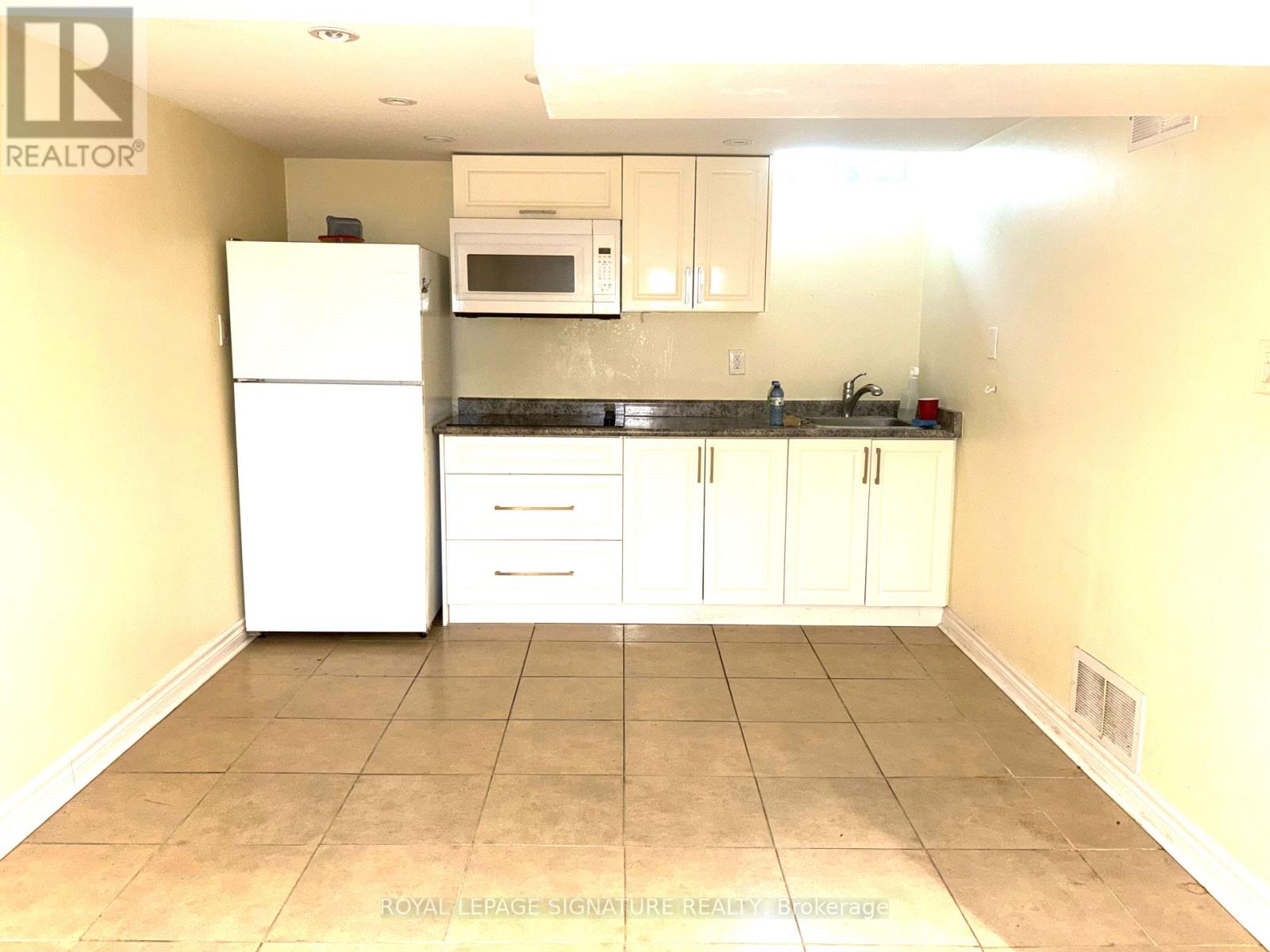 Bsmt - 236 Letitia Street, Barrie, Ontario  L4N 4Z7 - Photo 4 - S13527846