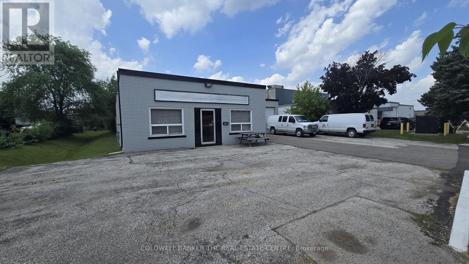 1471 Wallace Road, Oakville, Ontario  L6L 2Y3 - Photo 2 - W13527892