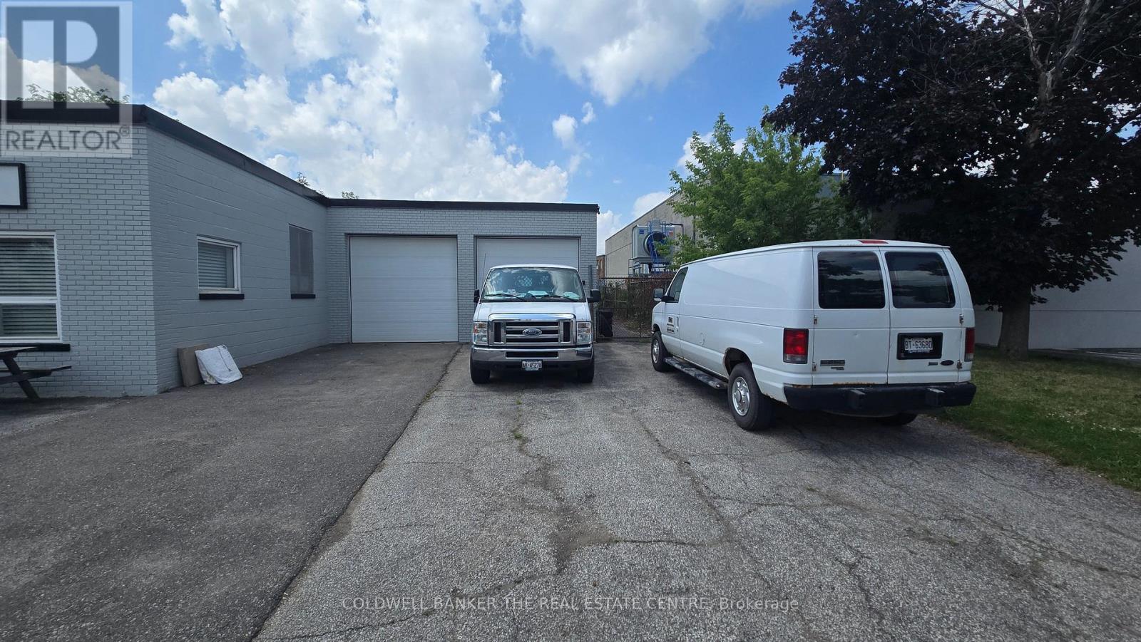 1471 Wallace Road, Oakville, Ontario  L6L 2Y3 - Photo 4 - W13527892