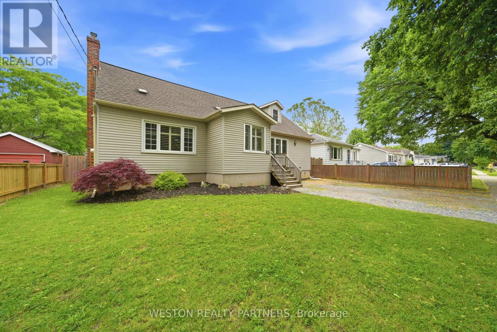 18 Ghent Street, St. Catharines (Vine/linwell), Ontario  L2N 2C6 - Photo 2 - X13527896