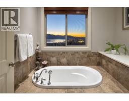 888 Hewetson Avenue, Kelowna, British Columbia  V1W 5C9 - Photo 37 - 10391856
