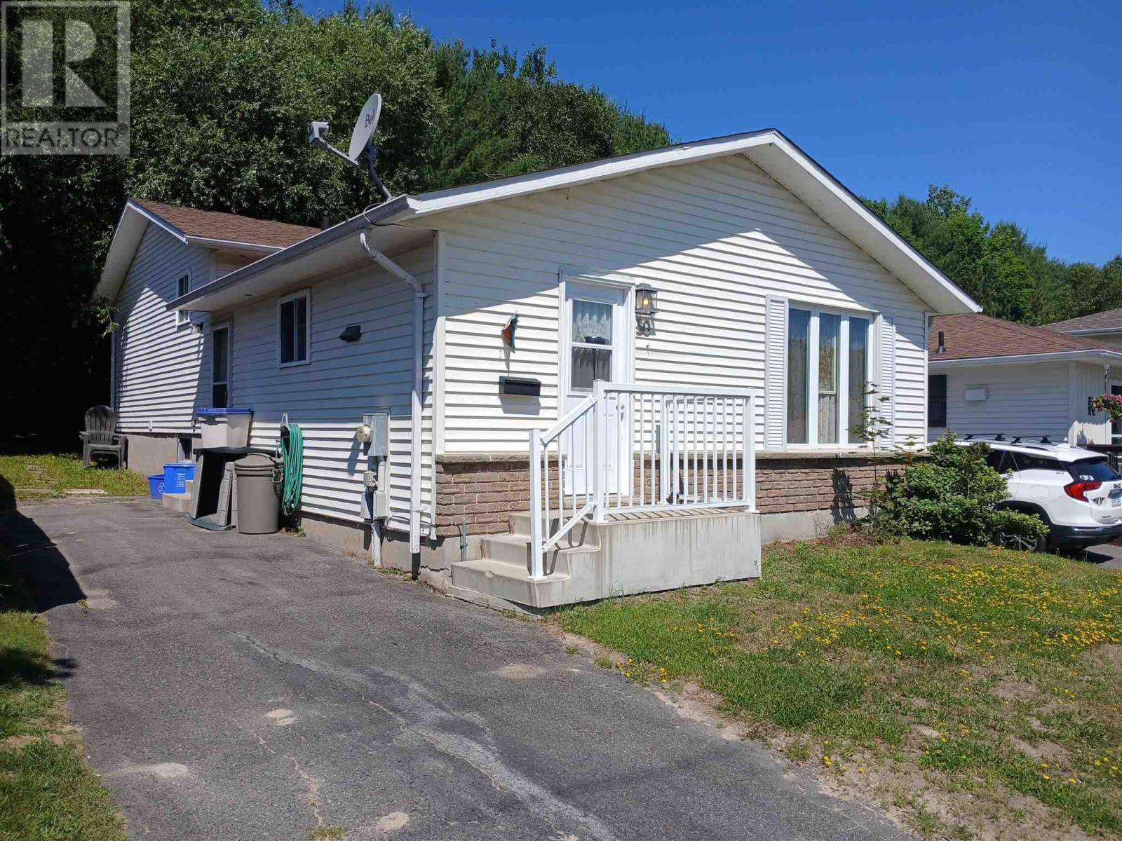 50 Hergott AVE, Elliot Lake, Ontario