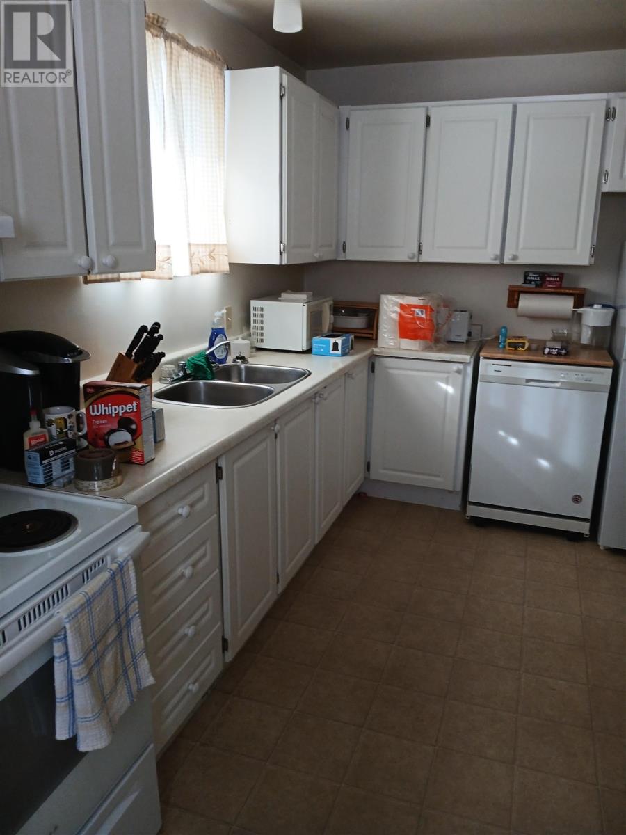 50 Hergott Ave, Elliot Lake, Ontario  P5A 3A8 - Photo 5 - SM261730