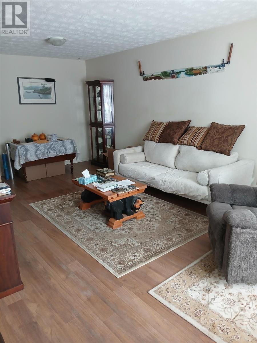 50 Hergott Ave, Elliot Lake, Ontario  P5A 3A8 - Photo 6 - SM261730