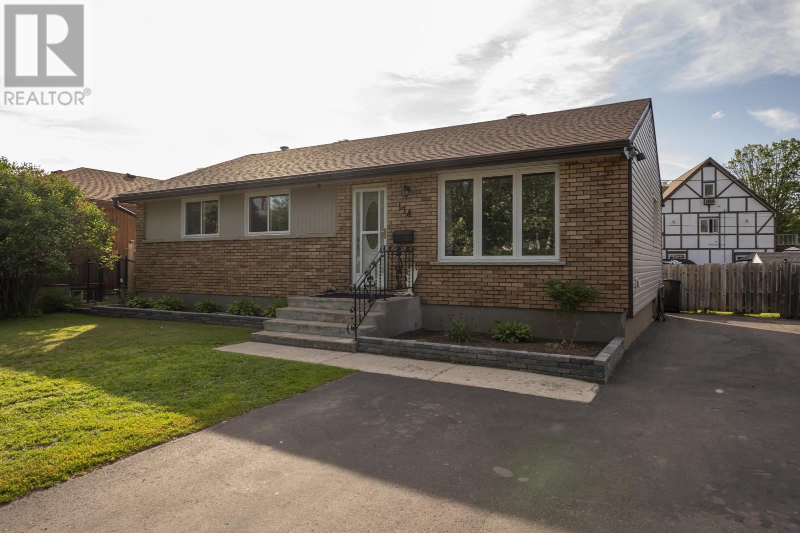 174 Clarkson St N, Thunder Bay, Ontario  P7A 6G2 - Photo 2 - TB2601789