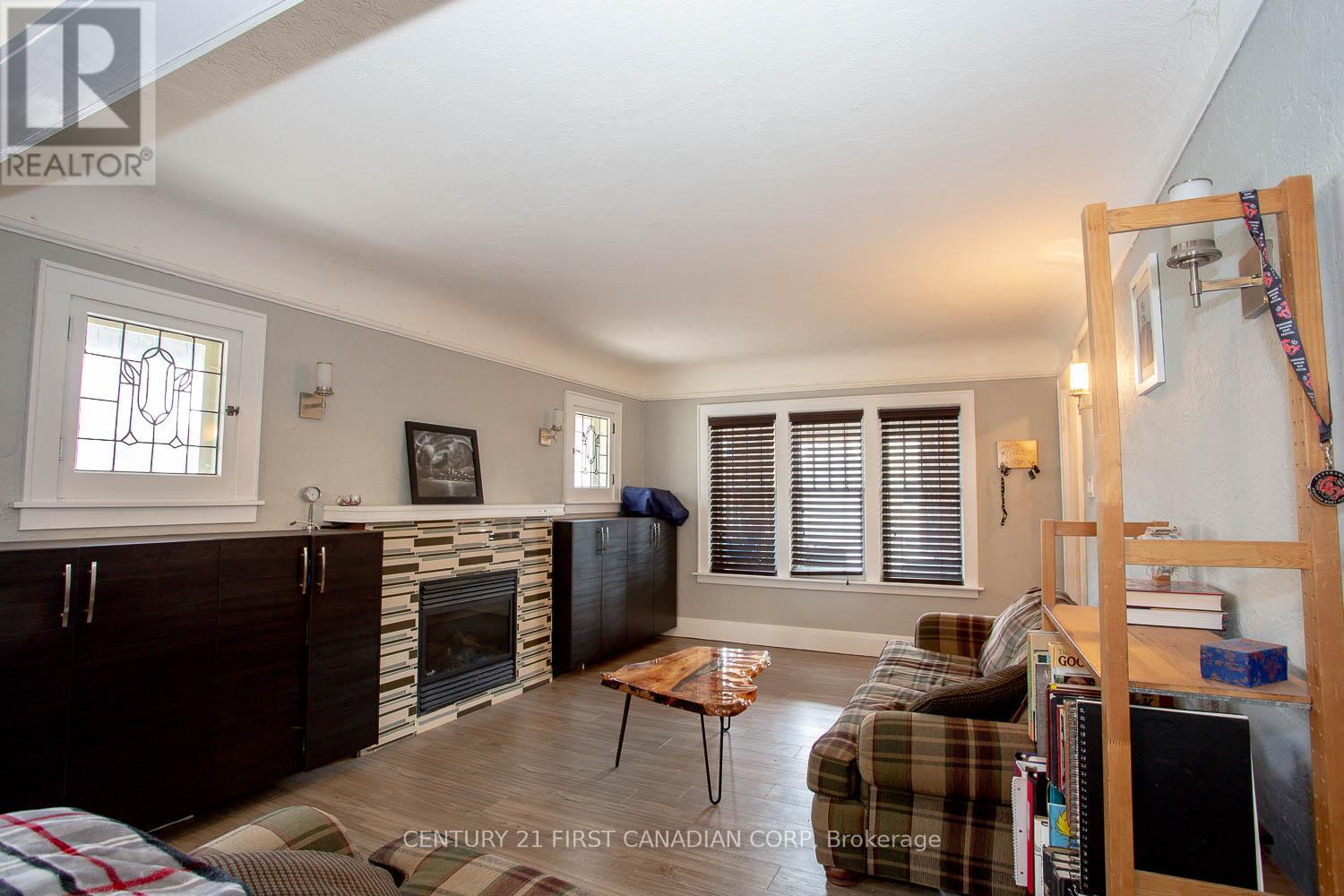 27 Wharncliffe Road S, London South, Ontario  N6J 2J5 - Photo 5 - X13528054