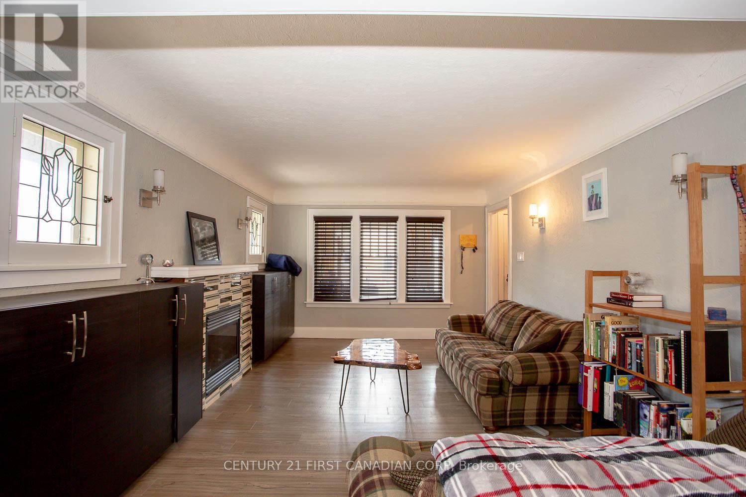 27 Wharncliffe Road S, London South, Ontario  N6J 2J5 - Photo 7 - X13528054