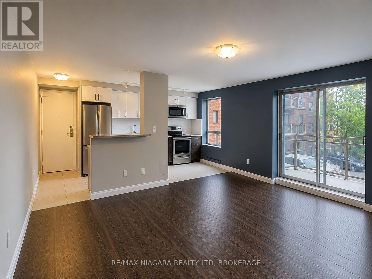 201 - 99 Church Street, St. Catharines, Ontario  L2R 3E1 - Photo 2 - X13528028