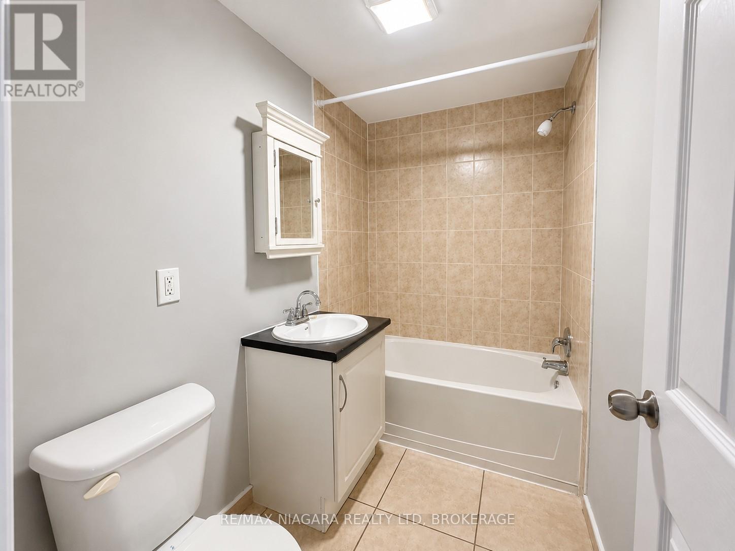 8 - 143 Westchester Crescent, St. Catharines, Ontario  L2P 2N8 - Photo 7 - X13528068