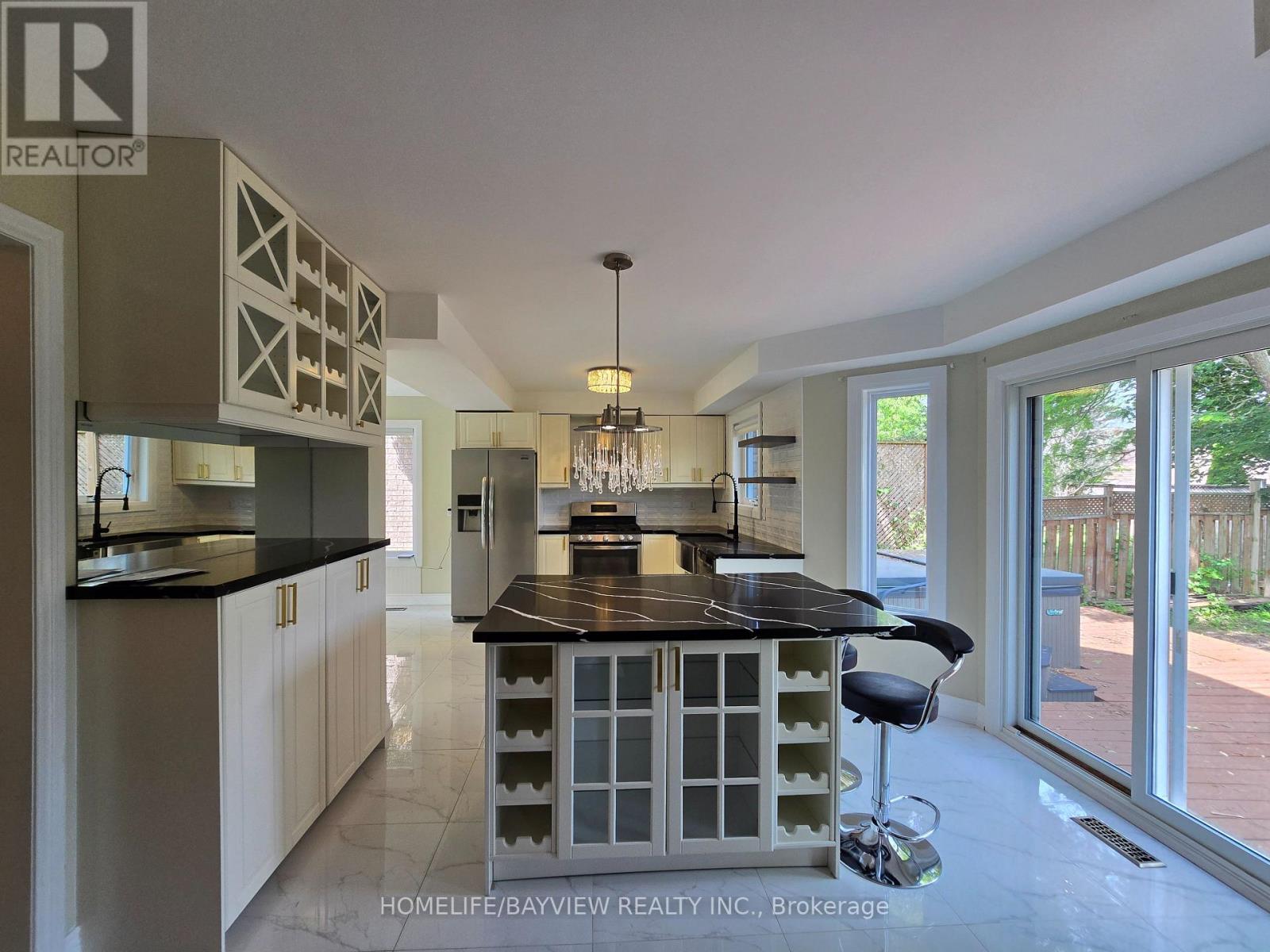176 Humberland Drive, Richmond Hill, Ontario  L4E 3S9 - Photo 9 - N13526390
