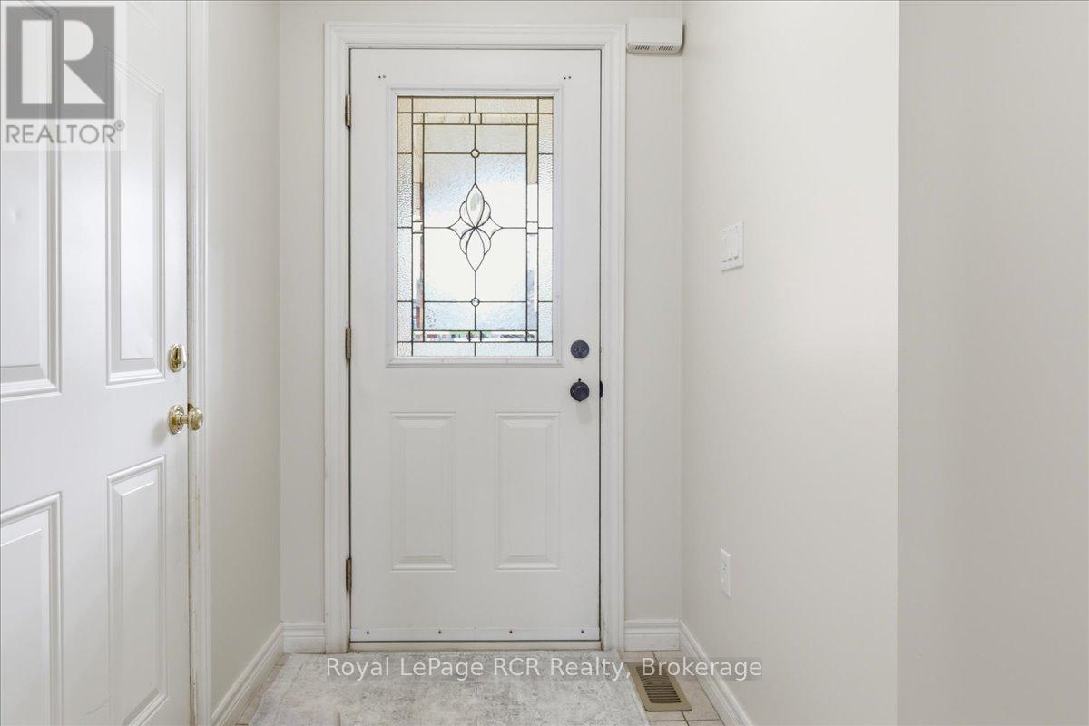 14 Parkside Street, Mapleton, Ontario  N0G 1B0 - Photo 6 - X13528240