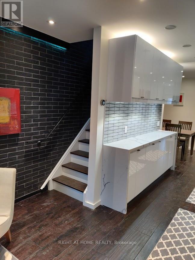 Upper - 116 Atlas Avenue, Toronto, Ontario  M6C 3P3 - Photo 8 - C13527958