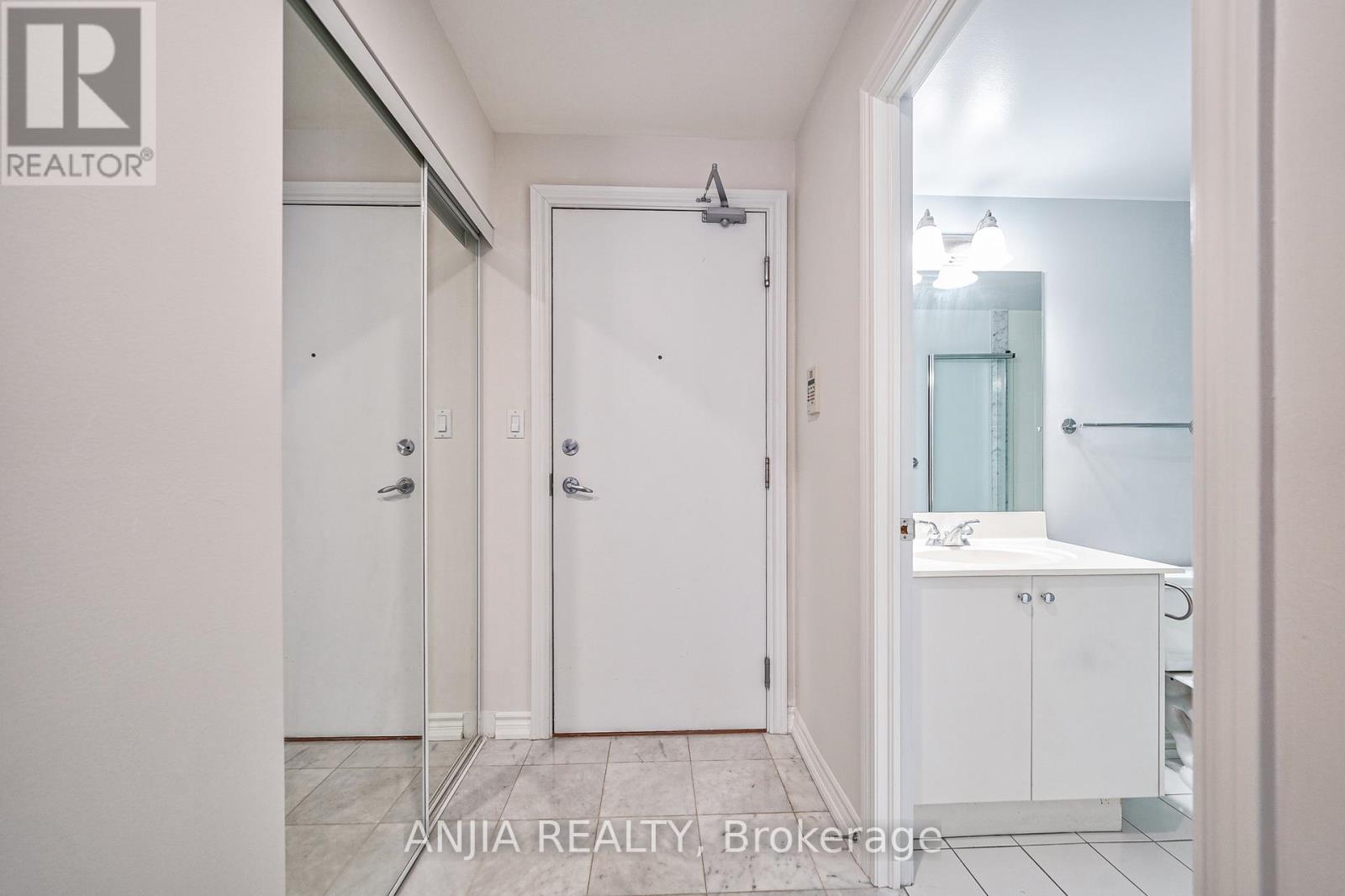 1502 - 801 Bay Street, Toronto, Ontario  M5S 1Y9 - Photo 5 - C13528162