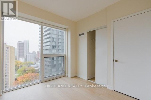 1307 - 17 Dundonald Street, Toronto, Ontario  M4Y 1K3 - Photo 11 - C13528228