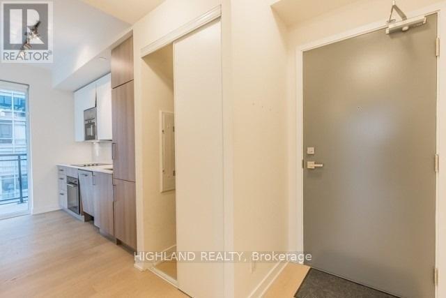 1307 - 17 Dundonald Street, Toronto, Ontario  M4Y 1K3 - Photo 2 - C13528228