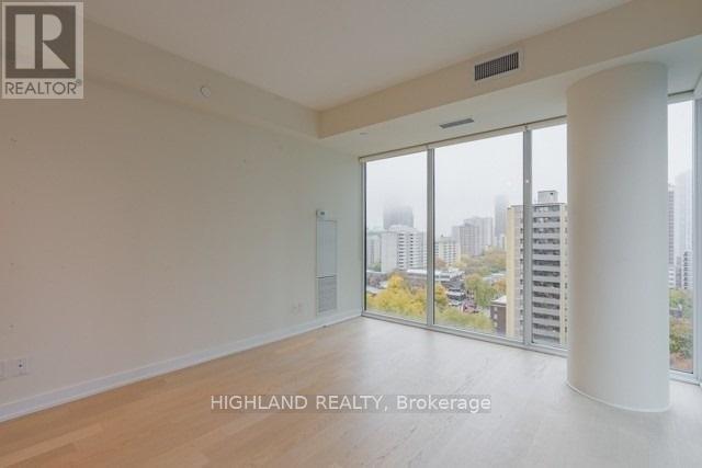 1307 - 17 Dundonald Street, Toronto, Ontario  M4Y 1K3 - Photo 8 - C13528228