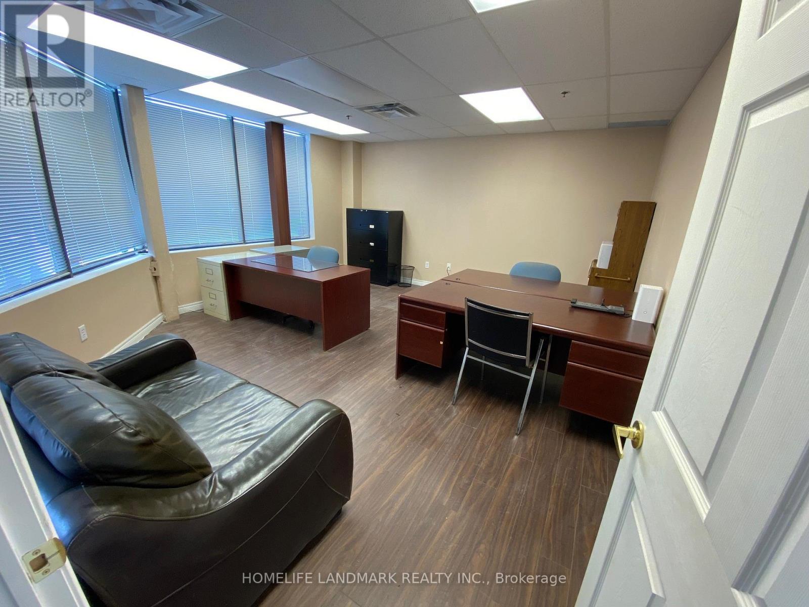 18 - 60 West Wilmot Street, Richmond Hill, Ontario  L4B 1M6 - Photo 2 - N13528000