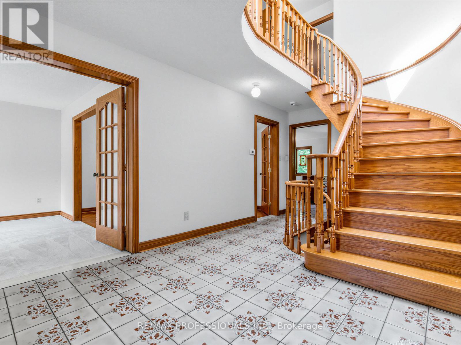 157 Coon's Road, Richmond Hill, Ontario  L4E 2P7 - Photo 6 - N13528172
