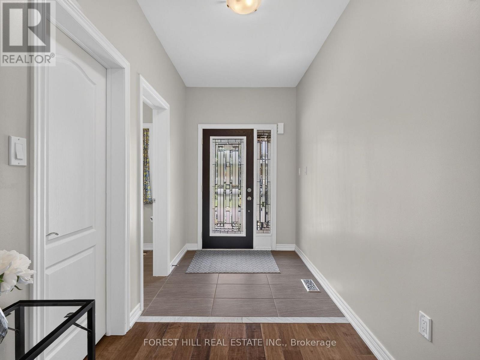 18 Charmuse Lane, East Gwillimbury, Ontario  L9N 0N7 - Photo 6 - N13528218