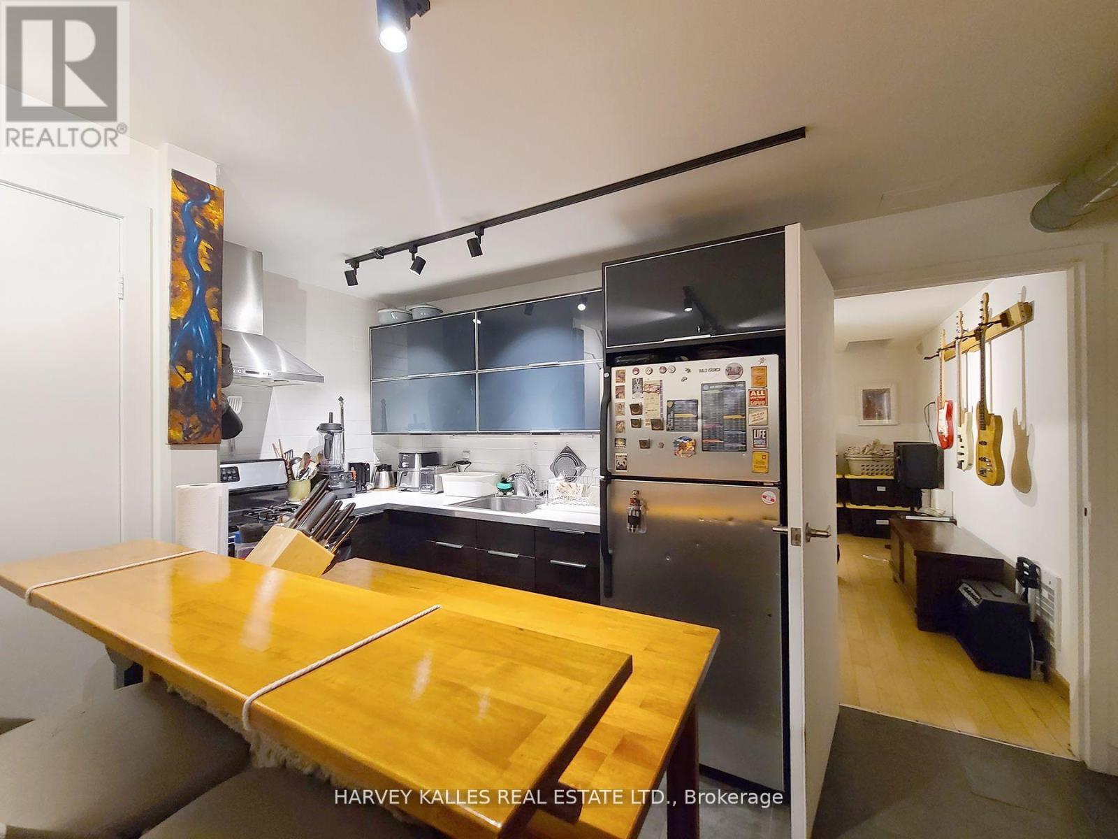 B1 - 214 Bathurst Street, Toronto, Ontario  M5T 2R9 - Photo 11 - C13526526