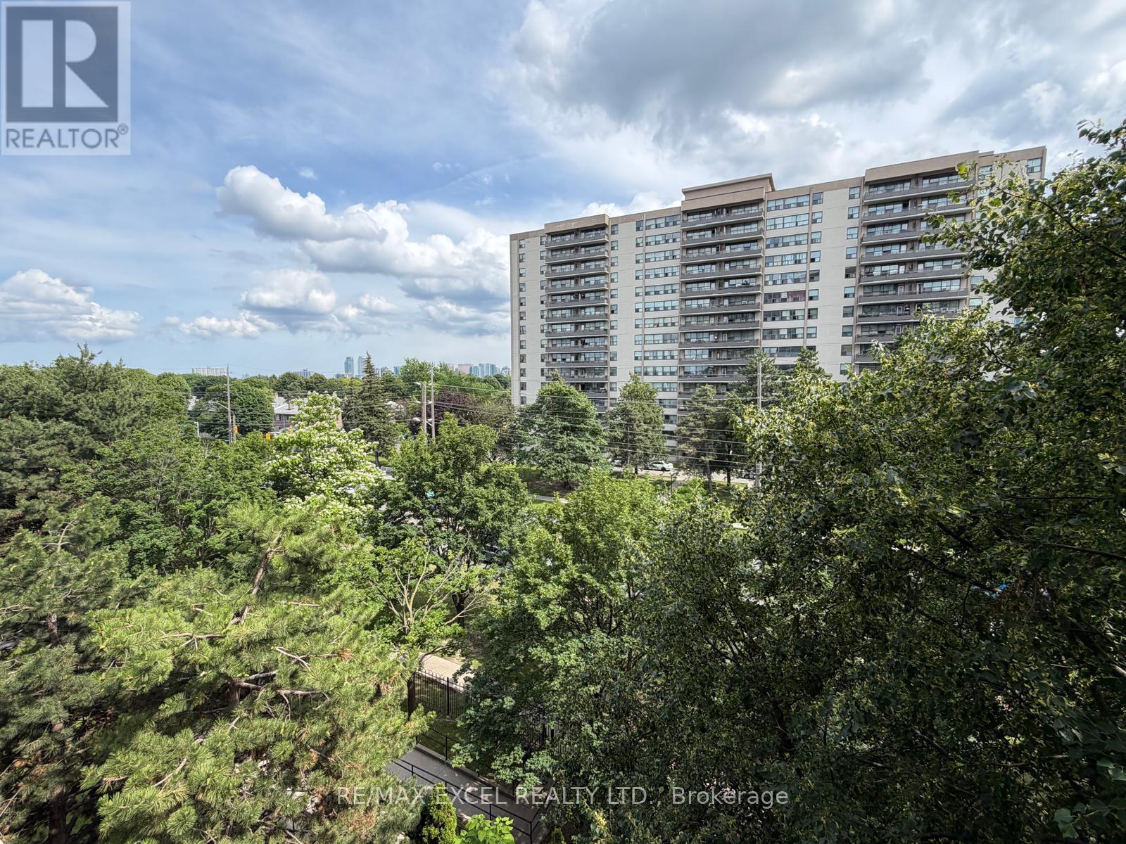 507 - 91 Townsgate Drive, Vaughan, Ontario L4J 8E8 - Photo 2 - N13523244