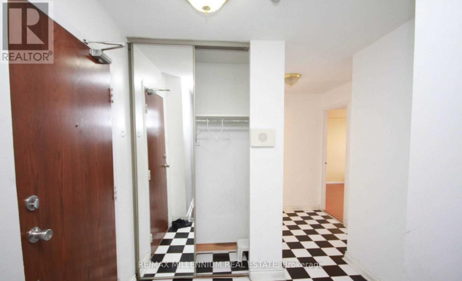 1512 - 15 Kensington Rd Road, Brampton, Ontario  L6T 3W2 - Photo 4 - W13528006
