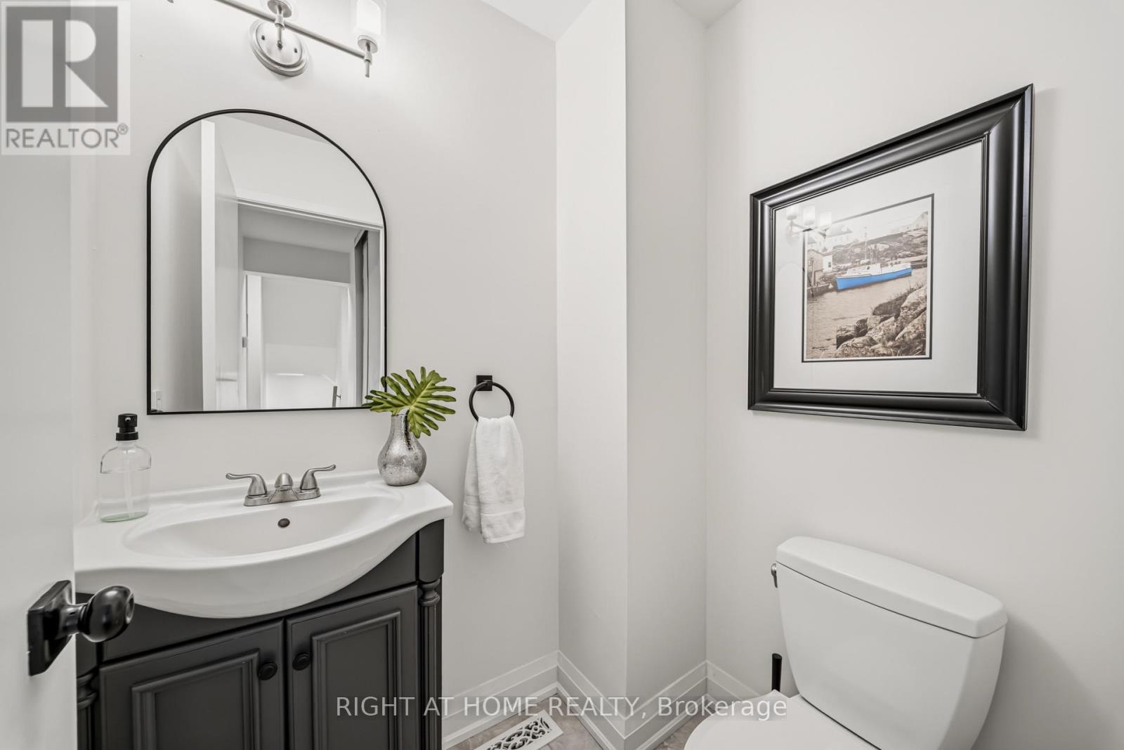 19 - 3079 Fifth Line W, Mississauga, Ontario L5L 3T1 - Photo 15 - W13528066
