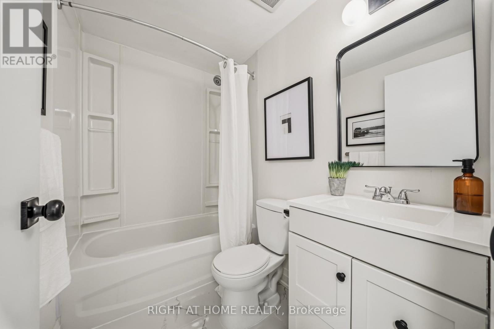 19 - 3079 Fifth Line W, Mississauga, Ontario L5L 3T1 - Photo 23 - W13528066