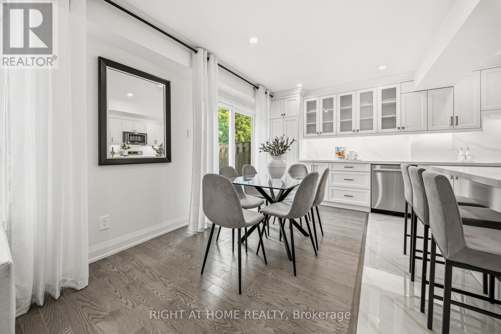 19 - 3079 Fifth Line W, Mississauga, Ontario L5L 3T1 - Photo 6 - W13528066