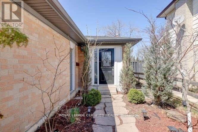 Upper - 2604 Hornsgate Drive, Mississauga, Ontario  L5K 1P6 - Photo 3 - W13528210