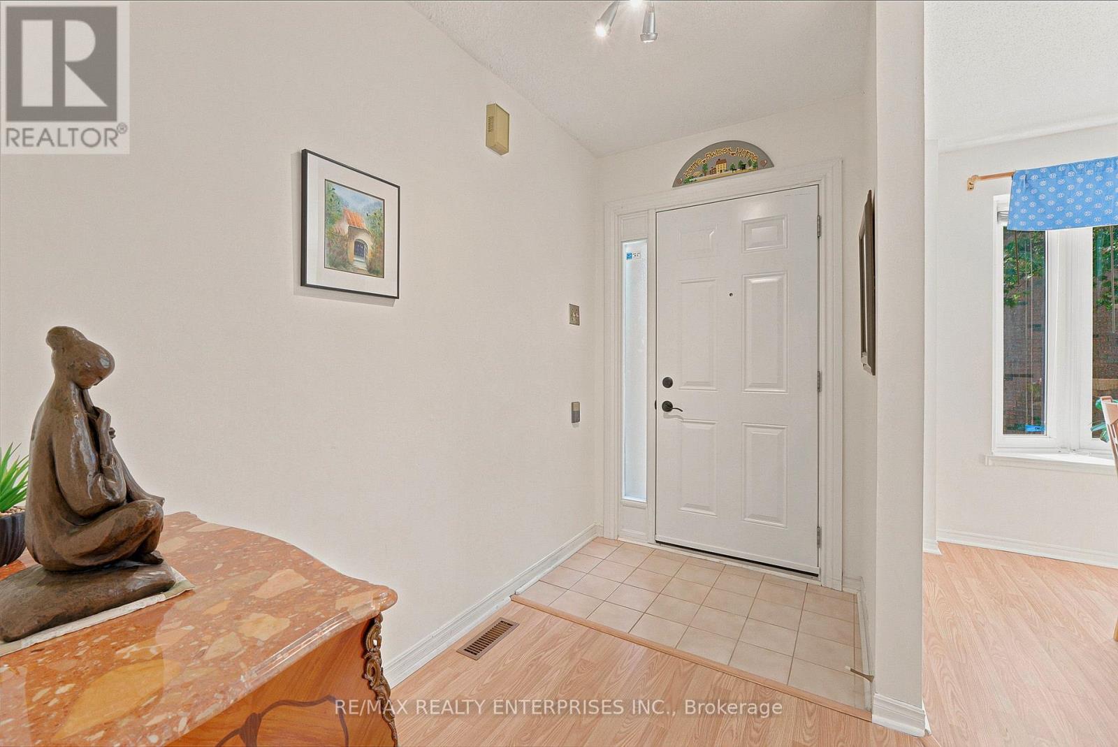 68 - 4635 REGENTS TERRACE Mississauga (Hurontario) Ontario Canada L5R1X6 3
