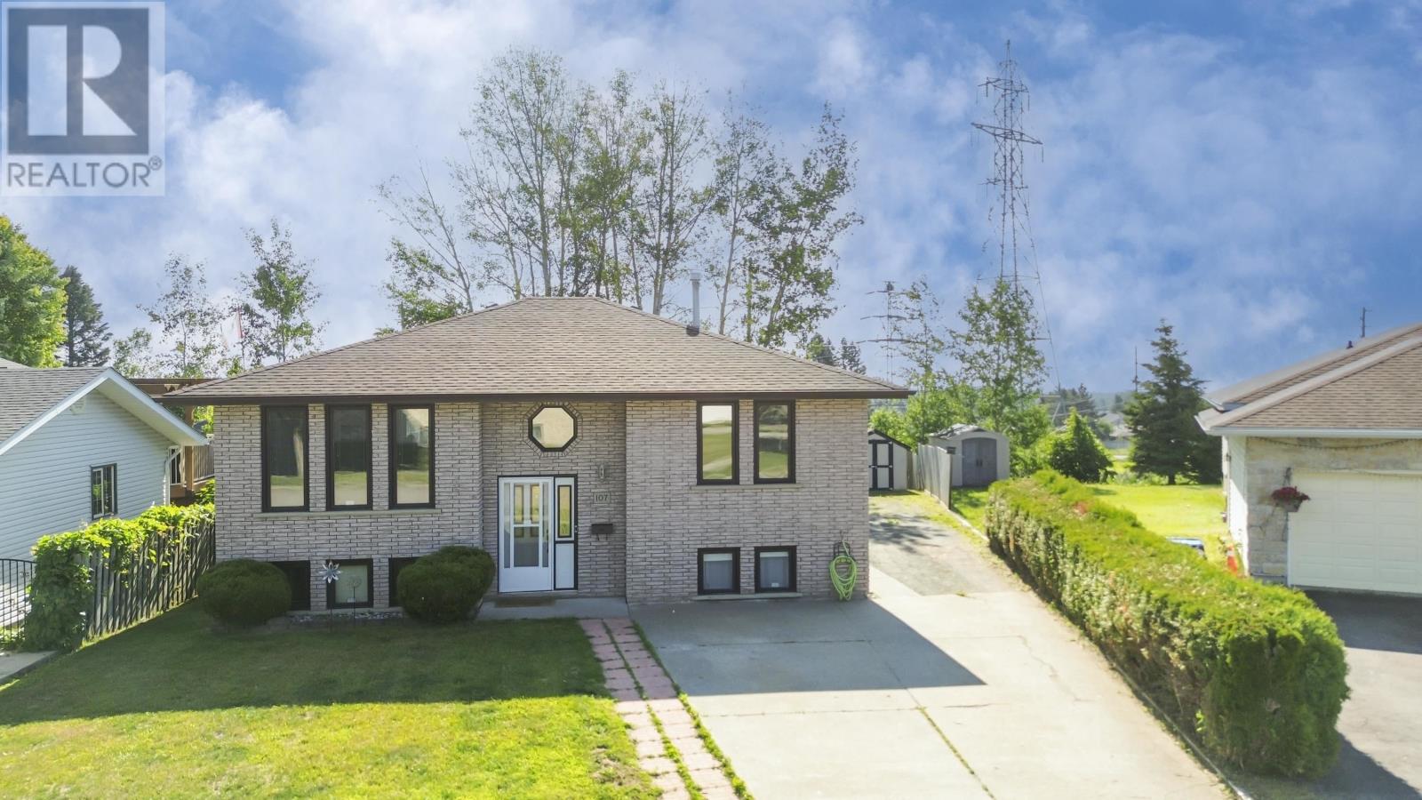 107 Sapphire DR, Thunder Bay, Ontario