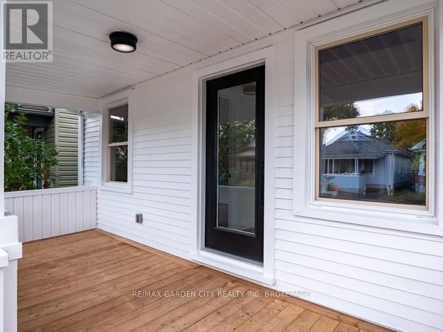 98 Pleasant Avenue, St. Catharines, Ontario  L2R 1Y1 - Photo 4 - X13528356