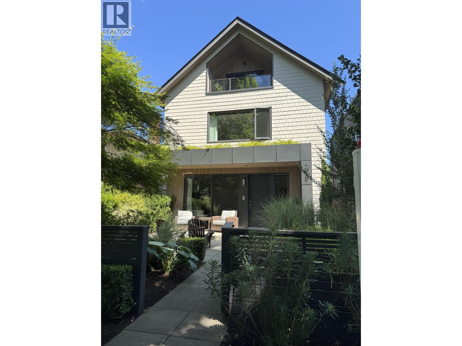 2939 W 15TH AVENUE