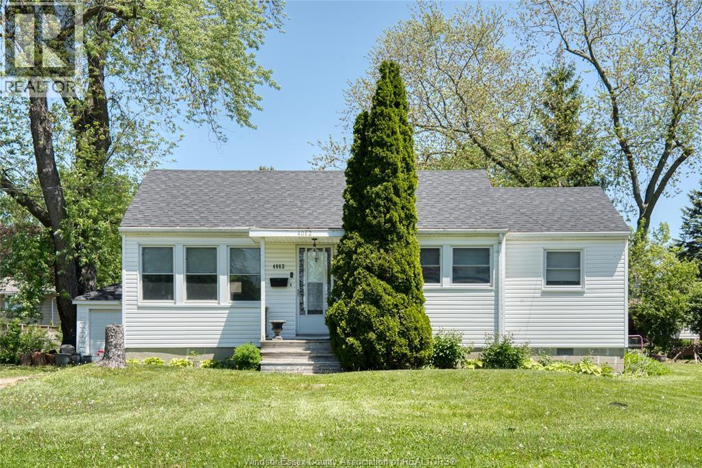 4062 ROSELAND DRIVE East, windsor, Ontario