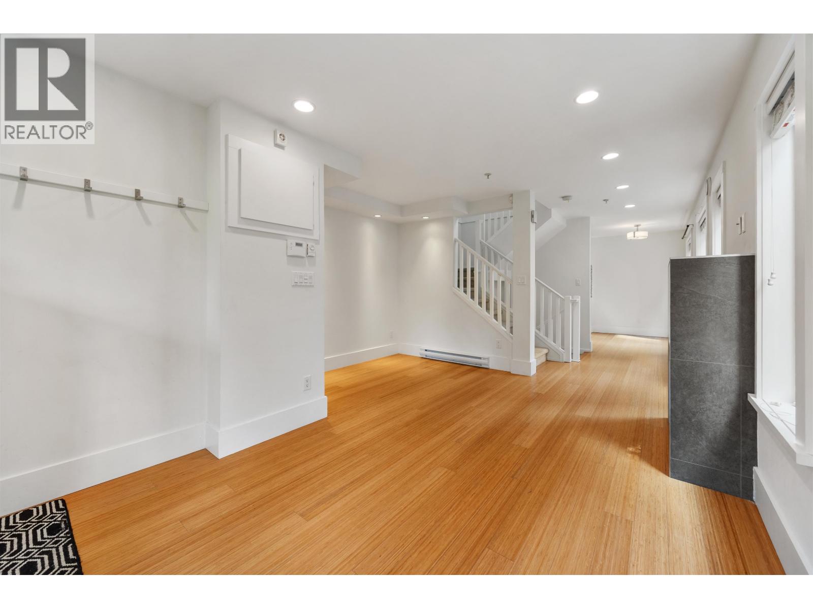 67 E 16th Avenue, Vancouver, British Columbia  V5T 2T1 - Photo 2 - R3142958