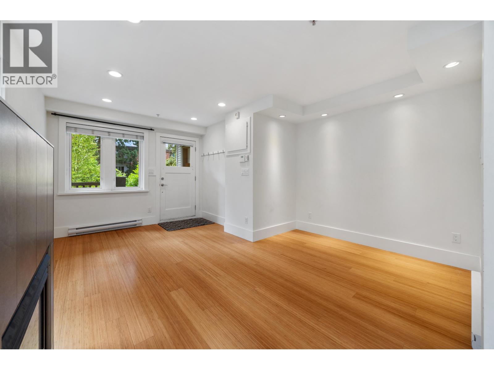 67 E 16th Avenue, Vancouver, British Columbia  V5T 2T1 - Photo 3 - R3142958