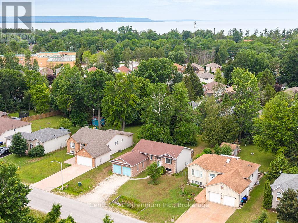 46 Royal Beech Drive, Wasaga Beach, Ontario  L9Z 1H2 - Photo 3 - S13528380