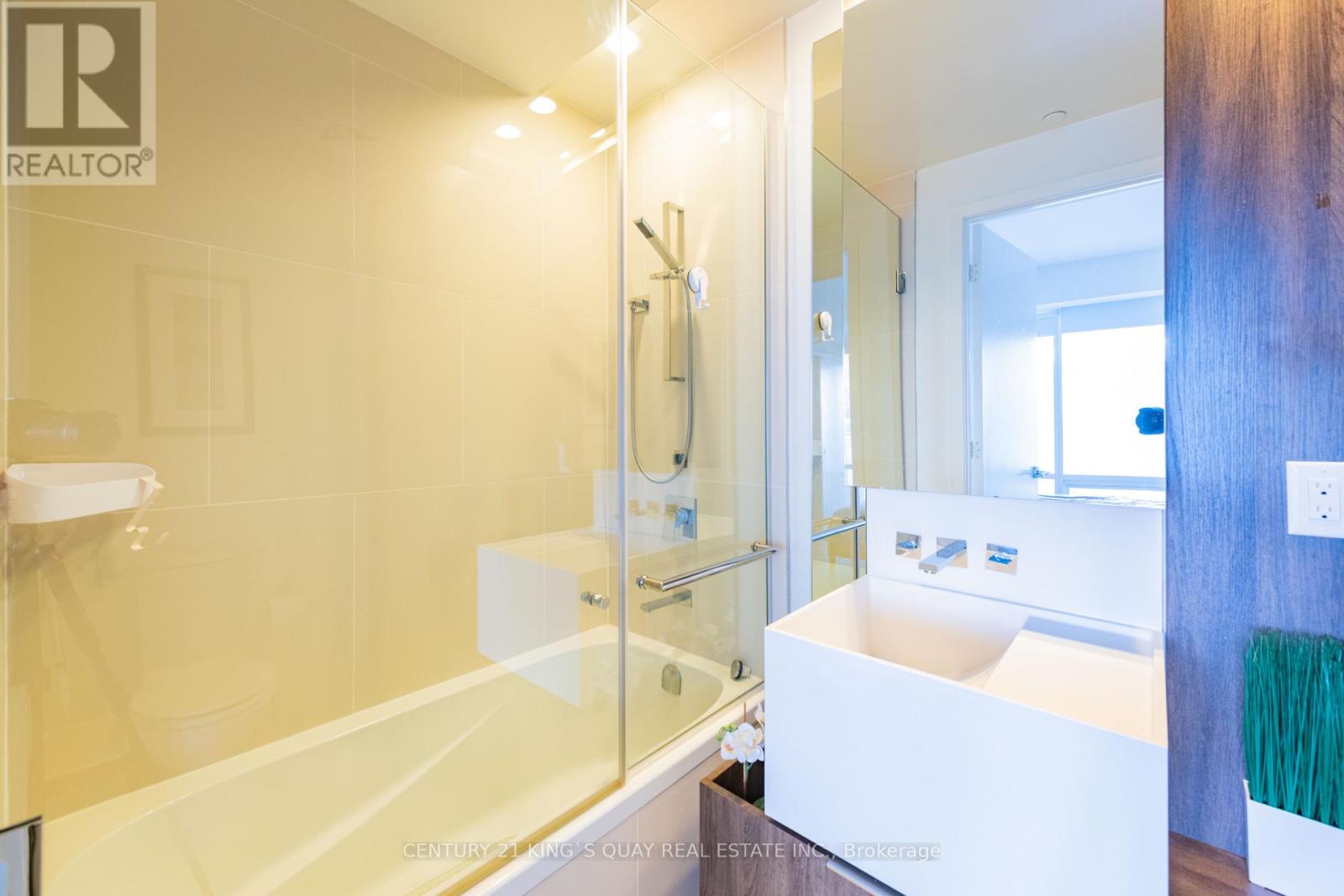 1708 - 1 Bloor Street E, Toronto, Ontario  M4W 0A8 - Photo 17 - C13528362