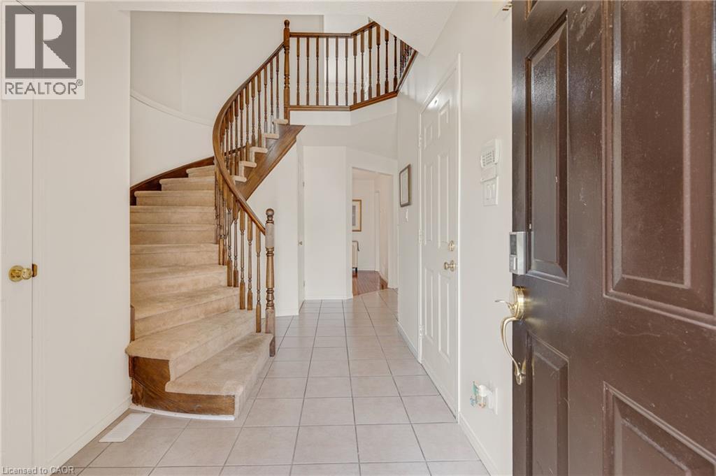 409 Jacqueline Boulevard, Hamilton, Ontario  L9B 2T4 - Photo 5 - 40845277